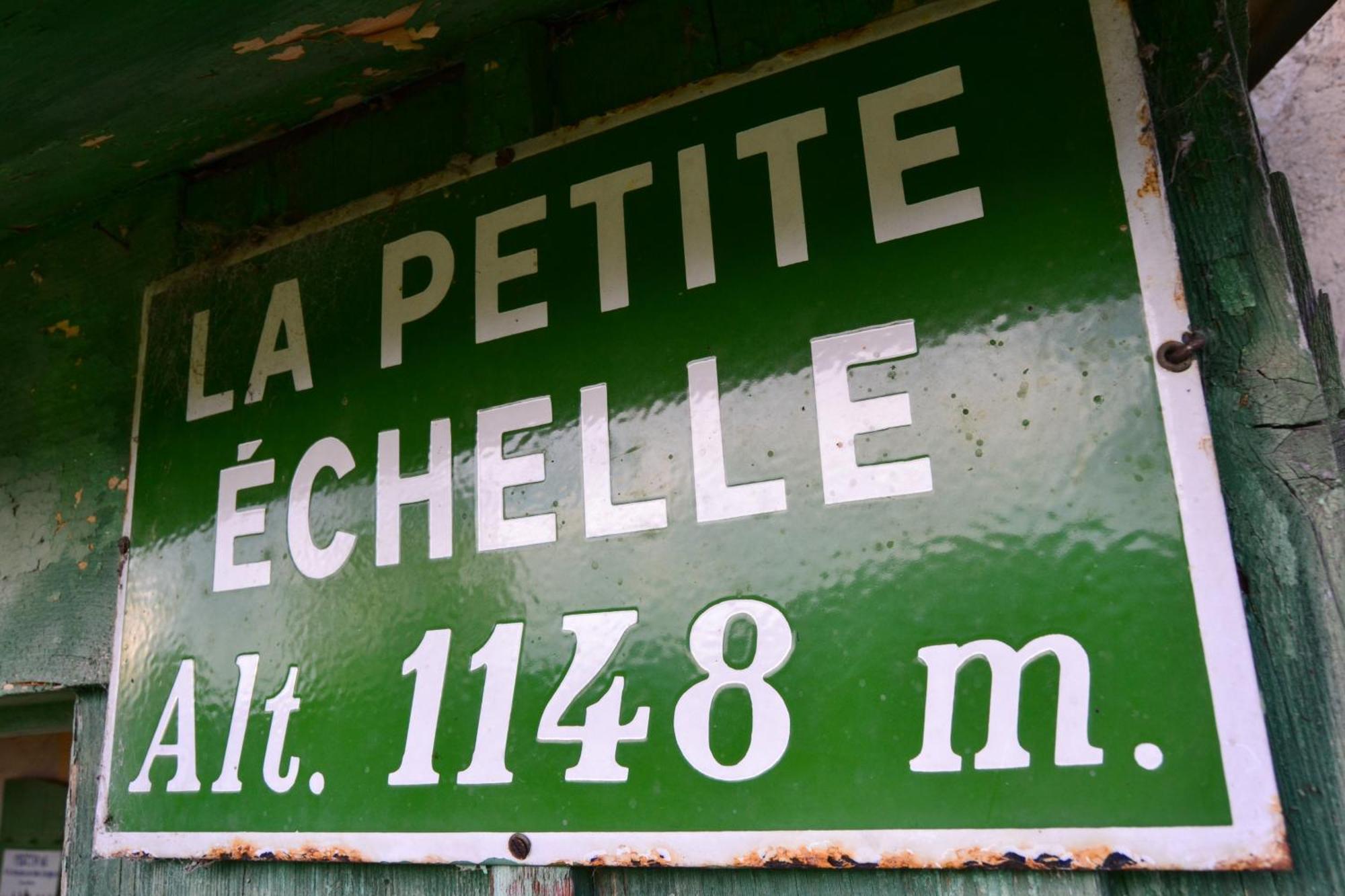 La Petite Echelle Ξενοδοχείο Rochejean Εξωτερικό φωτογραφία
